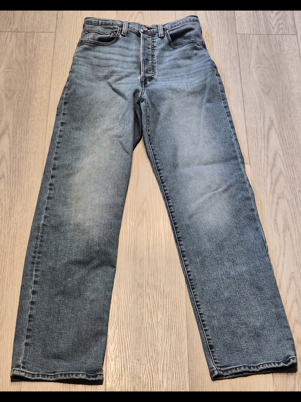 Levi's Ribcage Straight Jeans in Faded Blue